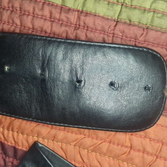 Vintage 80's leather bow rhinestone hook/eye closure wide lined belt - Picture 6 of 8